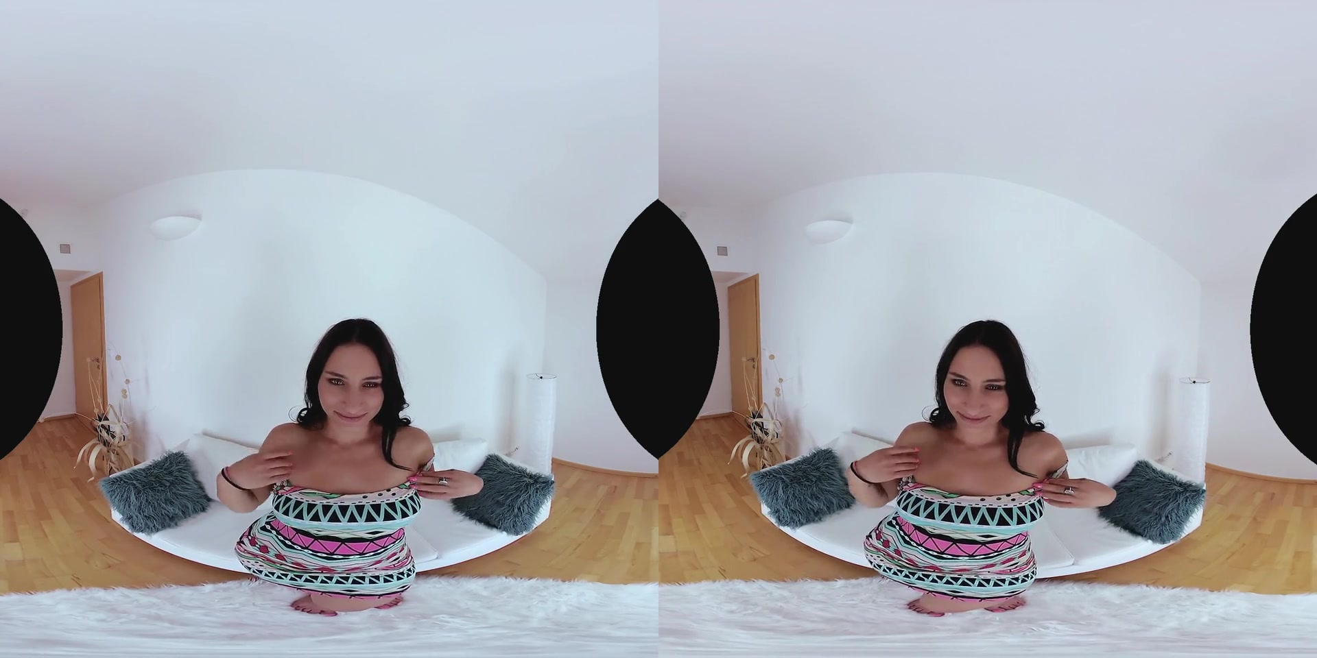 Sanny in VR for The First Time!