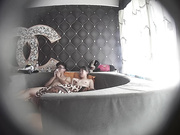 精品特色房偷拍清纯可爱的大学美女被眼镜男甜言蜜语哄骗操完这次不操了结果连续搞了3次,次次淫叫不止,国语!