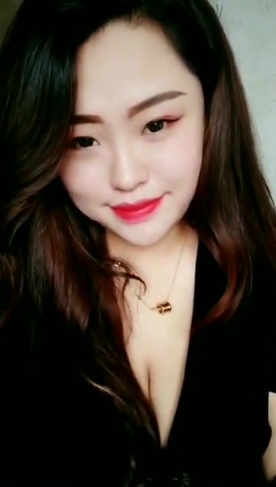 最新极品爆乳G奶女孩『蓉儿』大尺度私拍流出 被男友无套后入怼操 爆乳丰臀 高清私拍34P 看着带劲