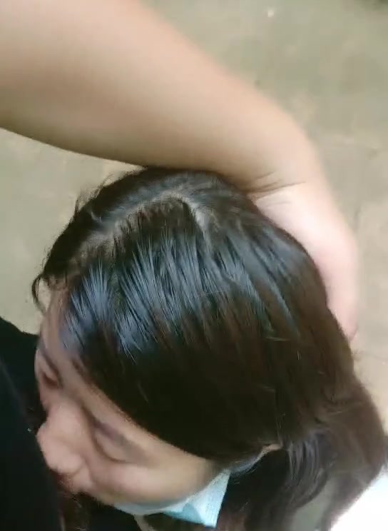 骚出天际『小炮妹』户外勾搭陌生人公厕口交跪舔 翘美臀后入啪啪怼操 公园露出 天生是个欠操的小骚货 高清源码录制