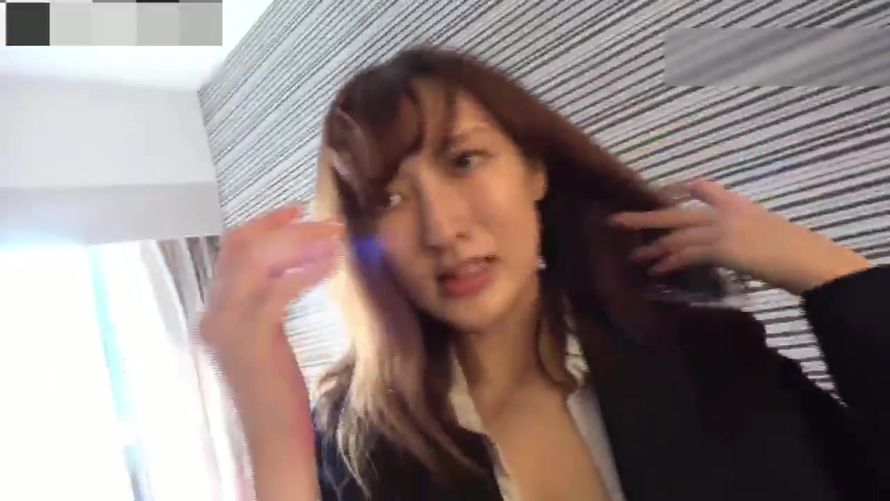 日韩 被上司大鸡巴征服的女员工