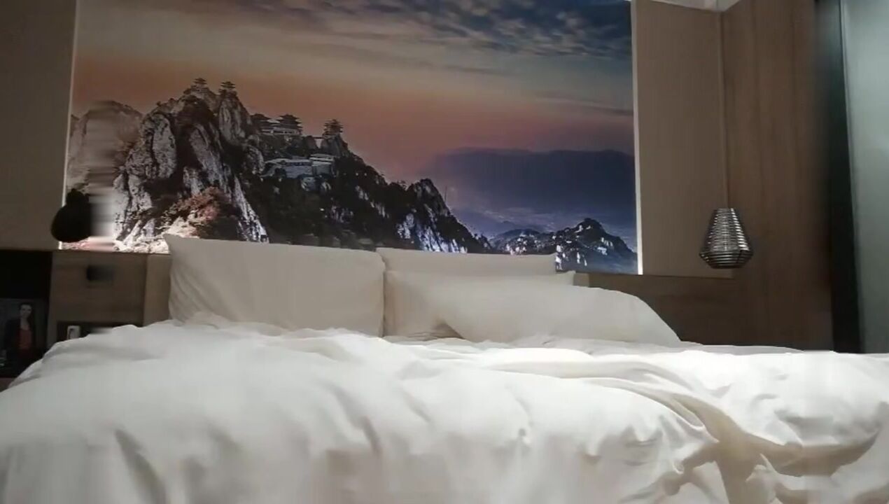 小宝寻花约高颜值甜美妹子舔弄深喉口交骑乘