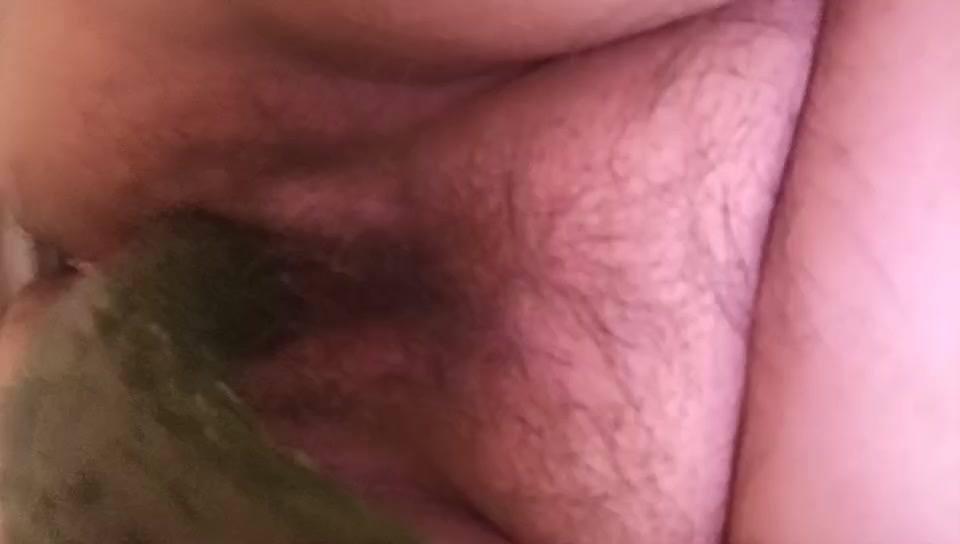 女朋友想我想的用黄瓜插