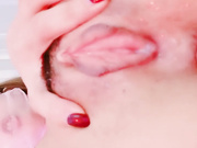 粉嫩嫩美女美腿自慰插逼跳蛋放进去太喜欢了