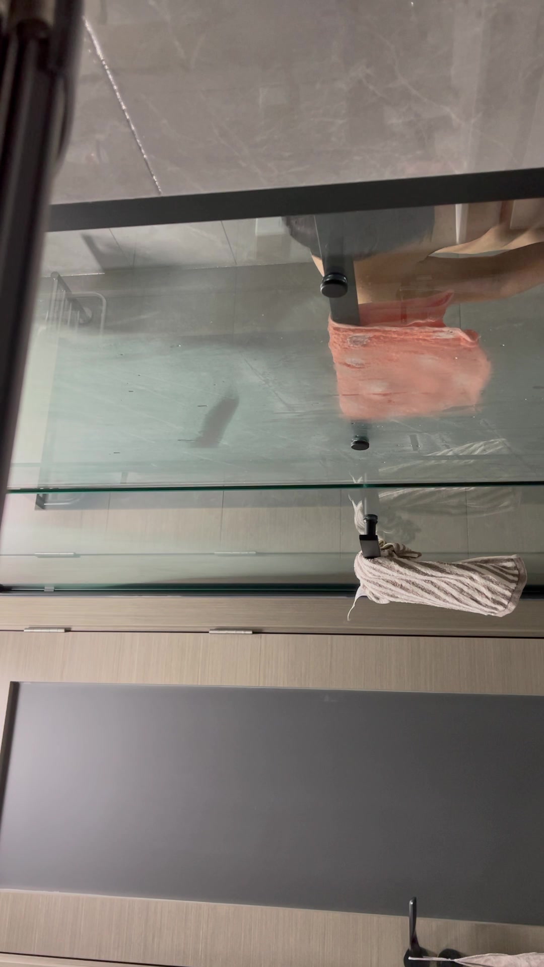 偷拍丈母娘洗澡1