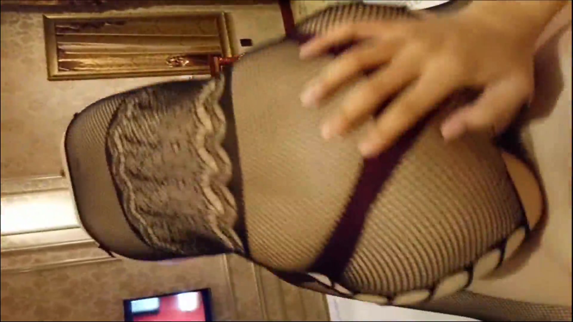 極品網紅F罩杯爆乳長腿女神穿著黑絲情趣套裝與情人酒店私會 無套各種體位抽插高潮顏射吃精 1080P高清無水印