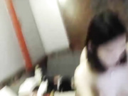 淫亂三P良家騷貨逼毛又粗又硬讓它紮雞巴壹定很爽