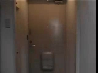 爽~母亲在洗澡被刚回来的儿子给干了