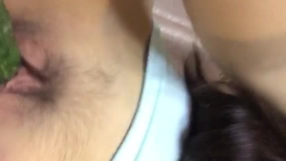 萌柠少女黄瓜喷水