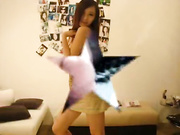 台大美女很给力的一次拍摄,翘起美臀的嫩鮑，想插进去。精品剪辑