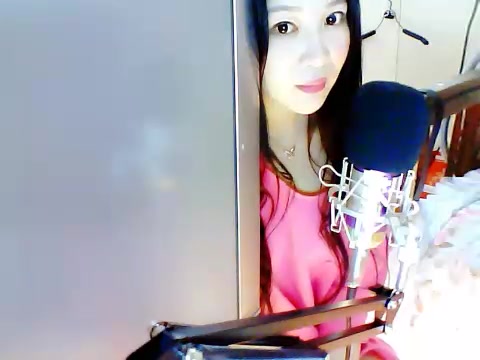 喷血推荐4个闺蜜在宿舍一边吃香蕉一边疯狂的嗨