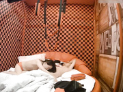 喷血推荐-主题酒店TP170CM长腿美女利用上班时间偷偷和男友开房,刚操一会就赶紧回公司了,猥琐男竟把女友漂亮女闺蜜骗来接着操!