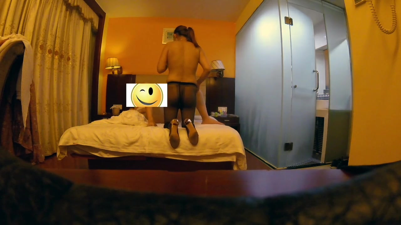 周末驱车100多公里酒店约炮性饥渴的养生馆老板娘穿着黑丝高跟干720P高清无水印